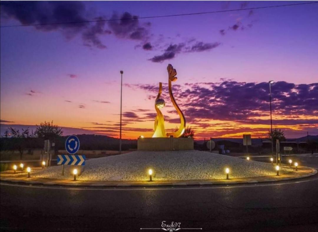 Casa Rural La Plaza Almoharin Екстериор снимка